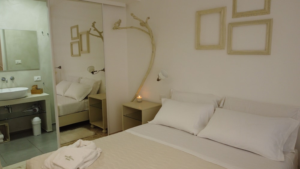 Comfort Triple Room, Terrace, City View photo 1