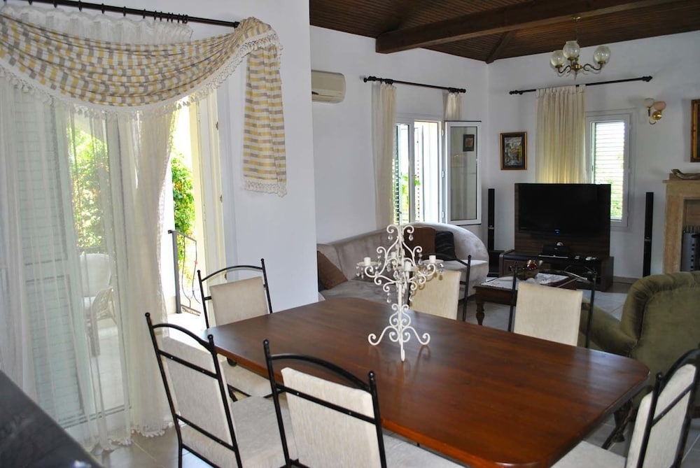 Villa, 4 Bedrooms photo 2