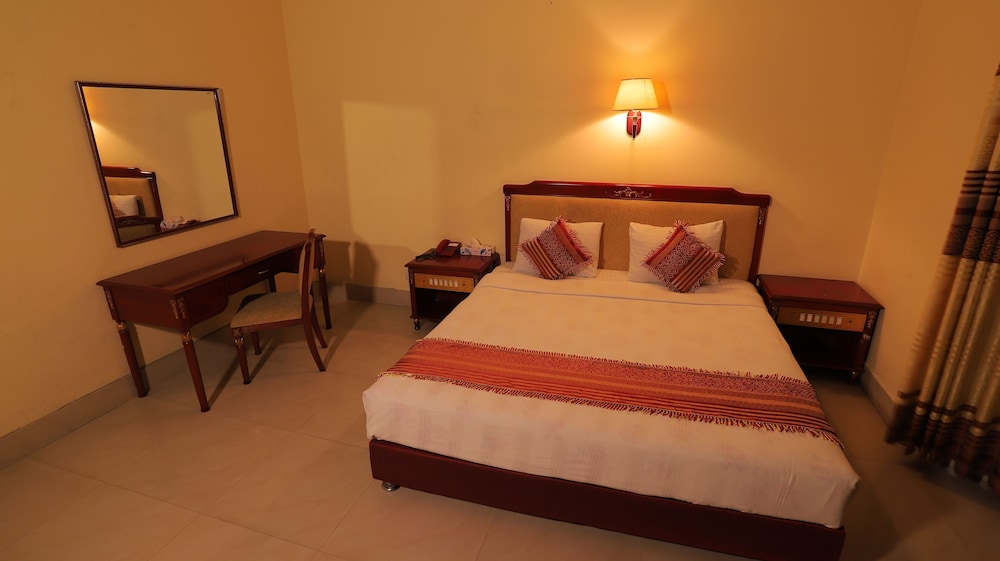 Deluxe Double Room, 1 King Bed photo 3