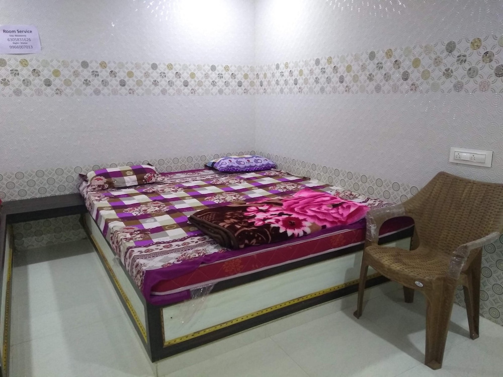 Basic Double Room, 1 King Bed