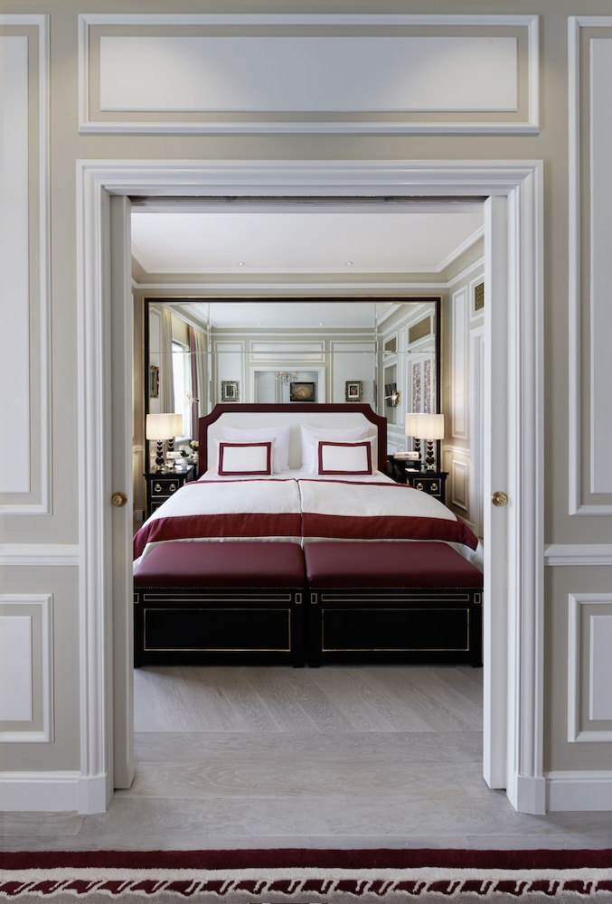 Signature Suite View photo 2