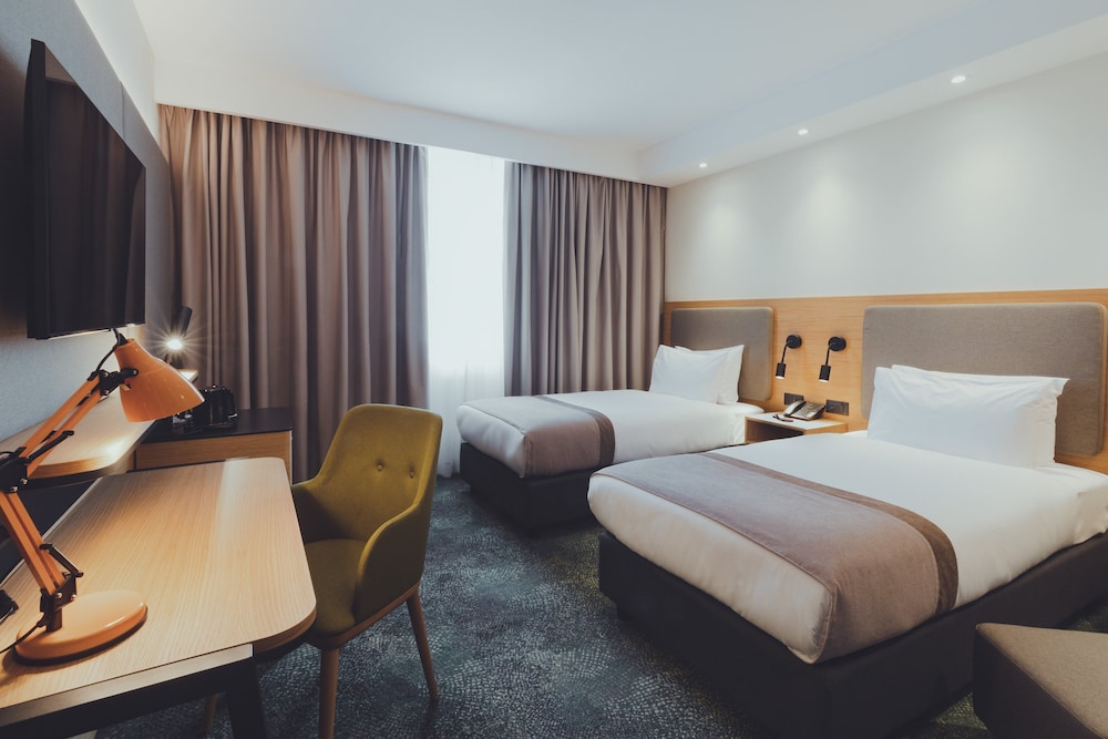 Standard Room, 2 Twin Beds (Stocked Minibar) - Photo 1