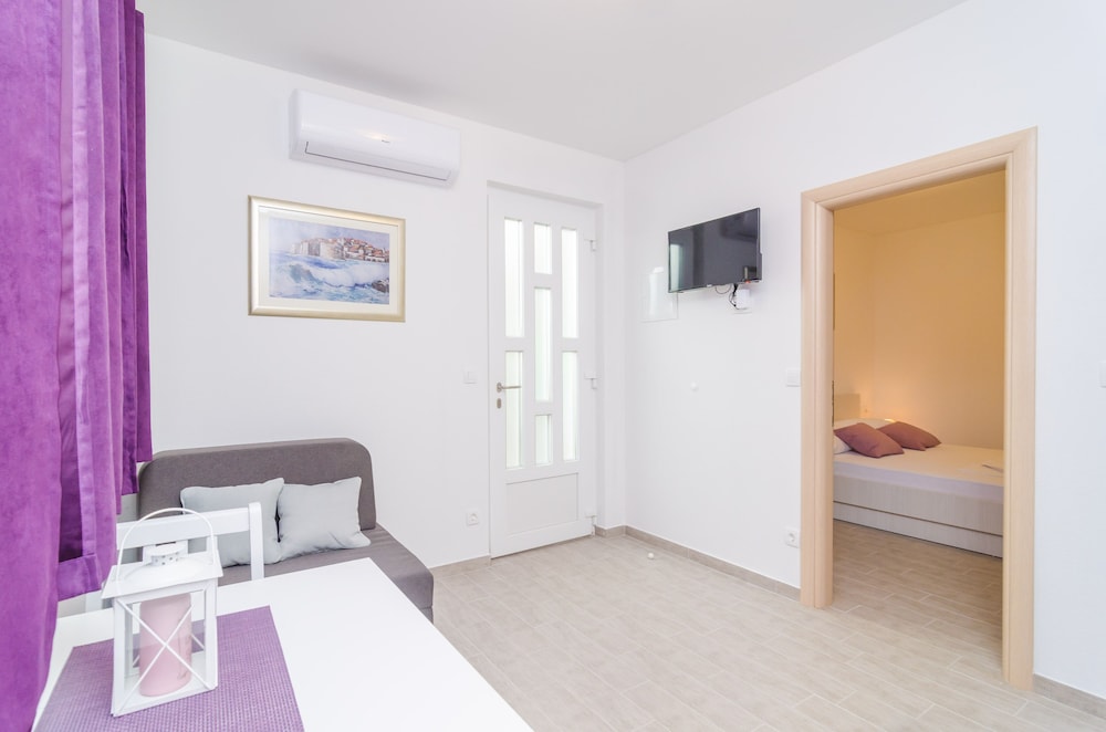 Apartment, 1 Bedroom, Ground Floor photo 2