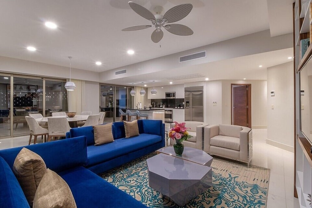 Luxury Suite
