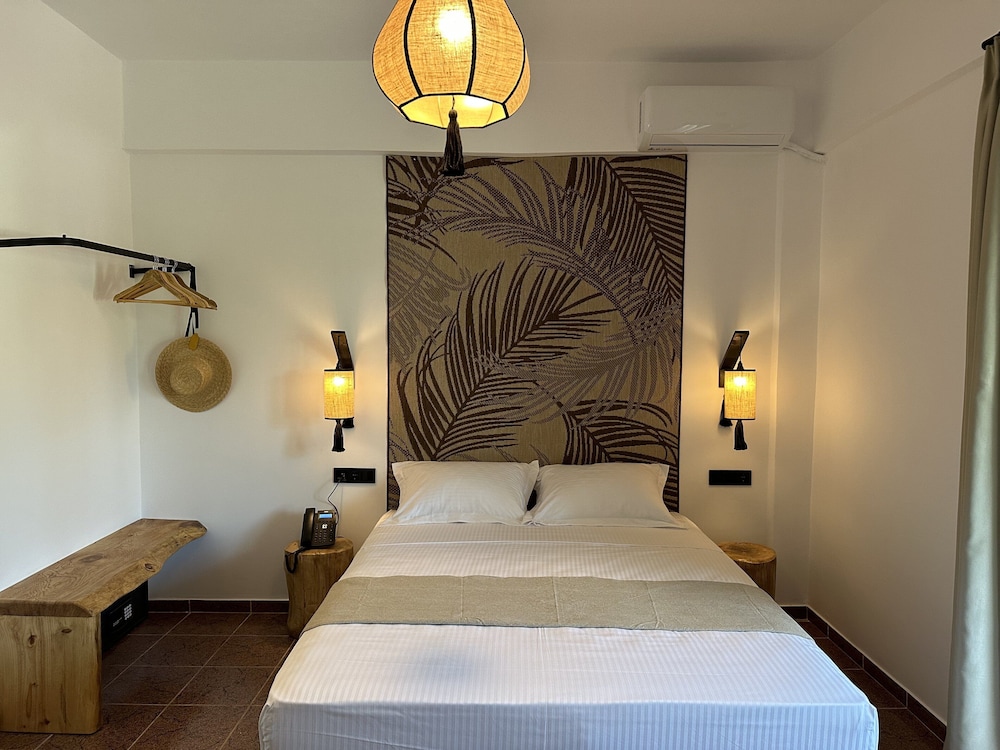 Deluxe Double Room, Garden View, Annex Building photo 2