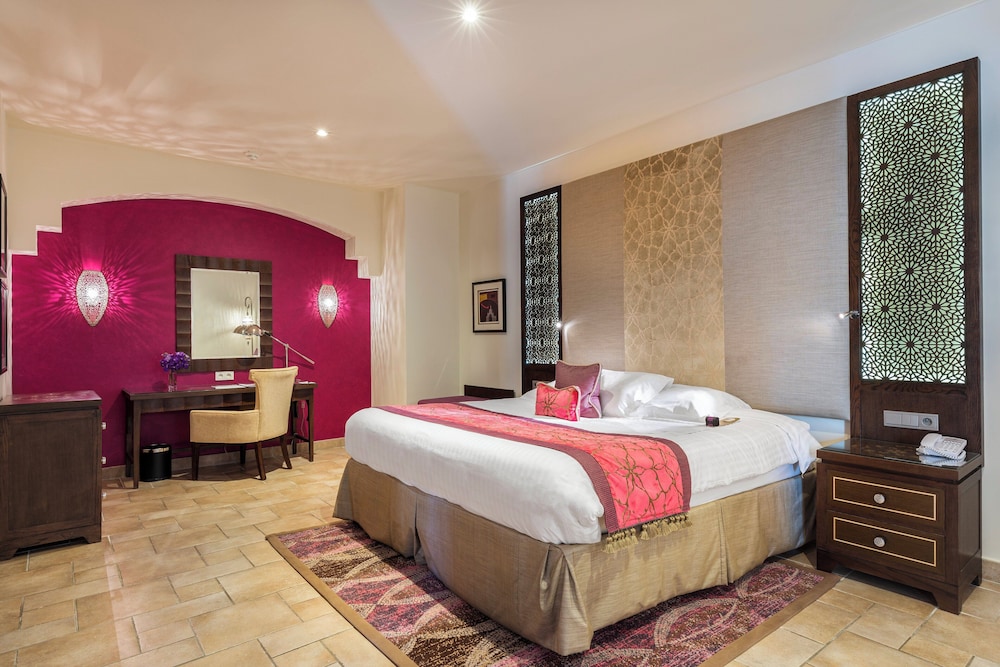 Suite, 1 King Bed, Balcony (Or Terrace) - Photo 1