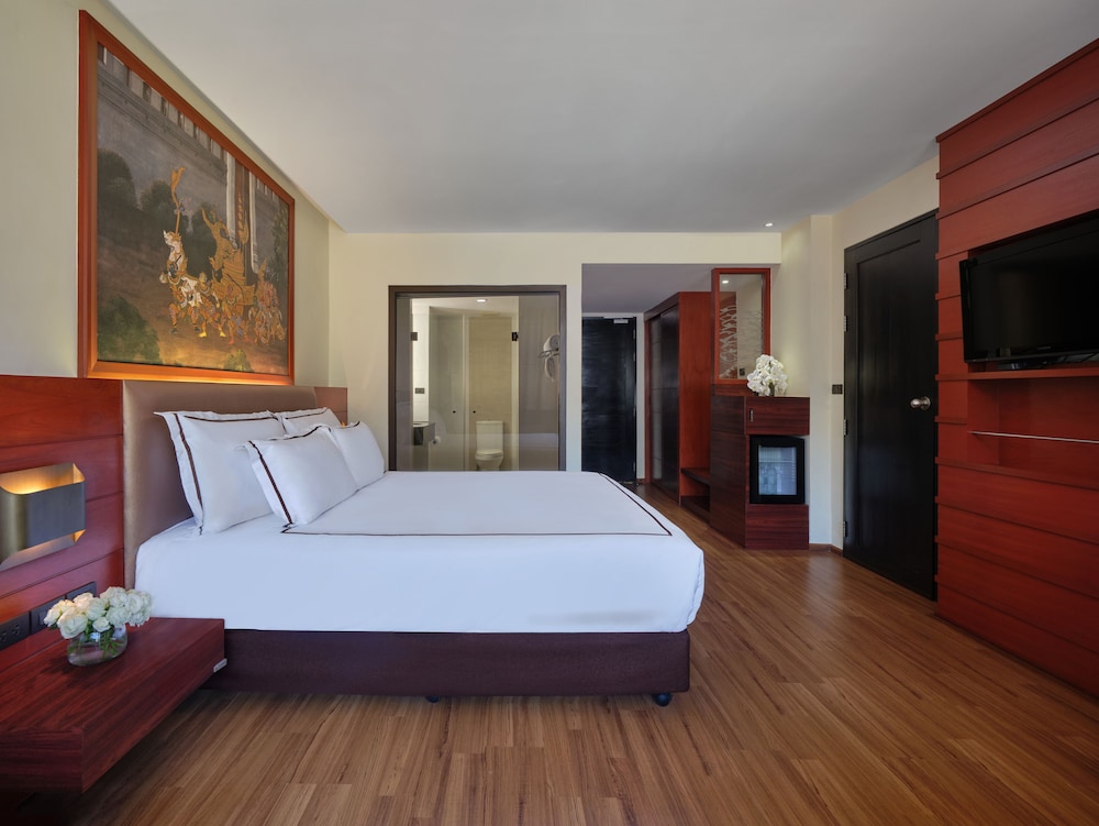 Superior Room, 1 King Bed photo 2