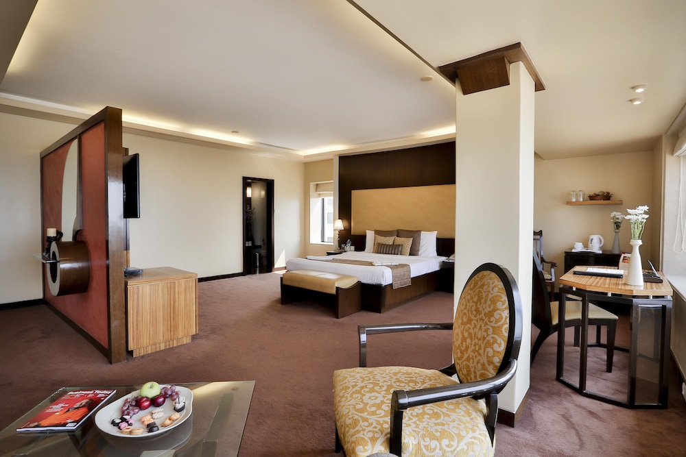 Junior Suite, City View, Garden Area