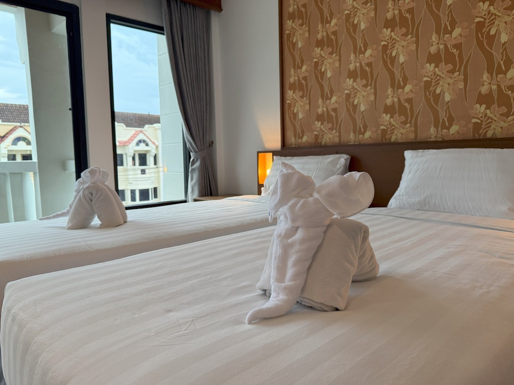 Deluxe Twin Room - Photo 6
