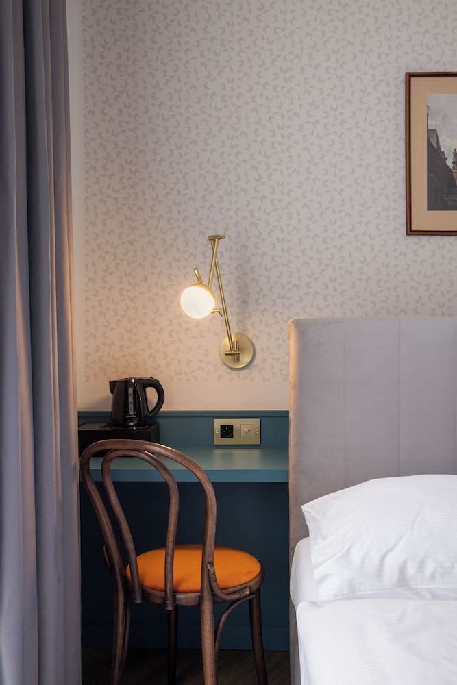 Superior Double or Twin Room - Photo 12