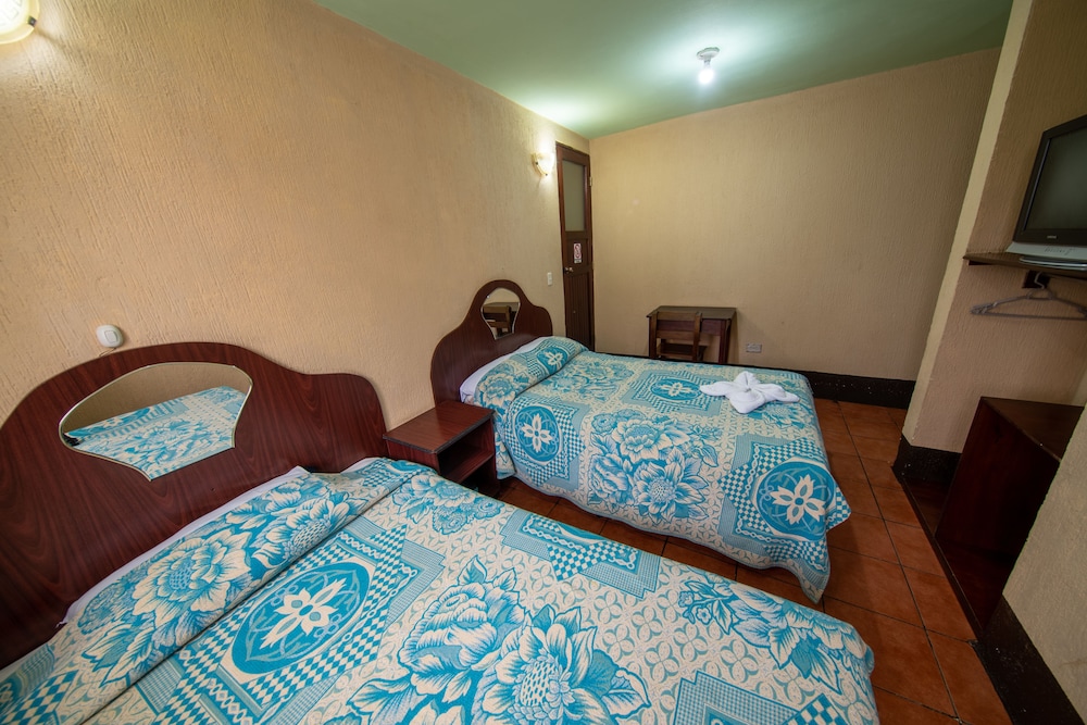 Basic Room, 2 Double Beds photo 3