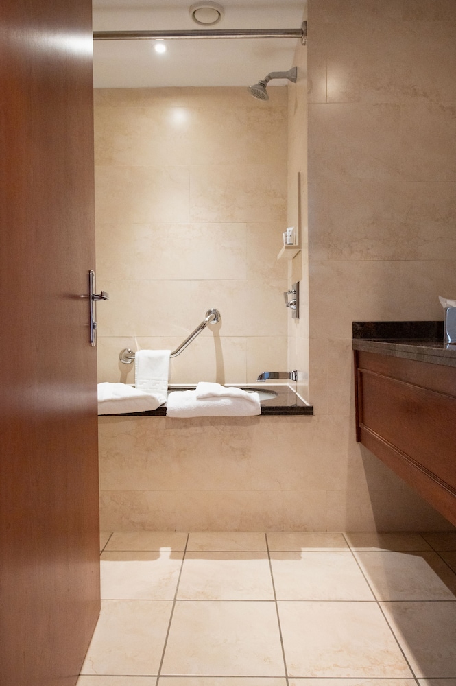 Standard Double or Twin Room - Photo 11