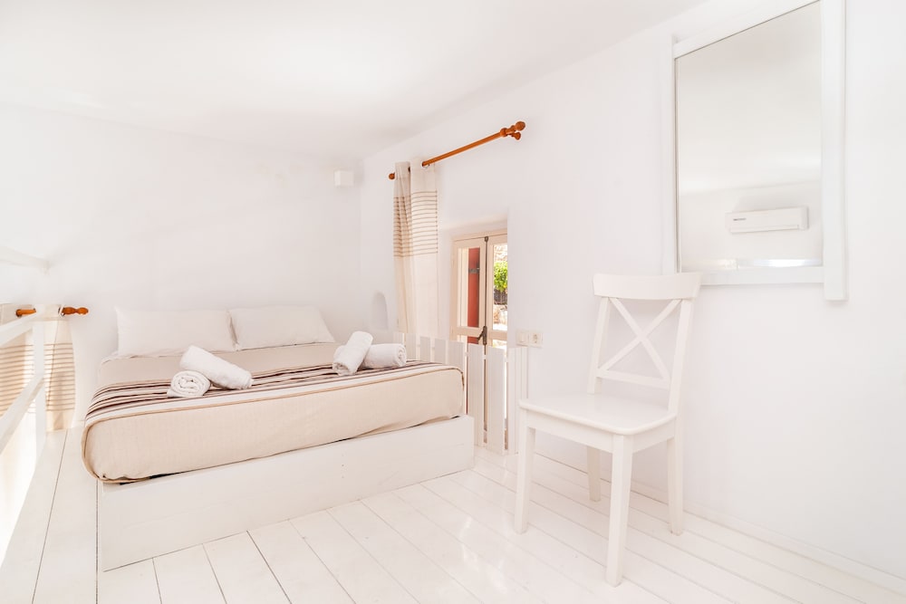 House - Photo 2
