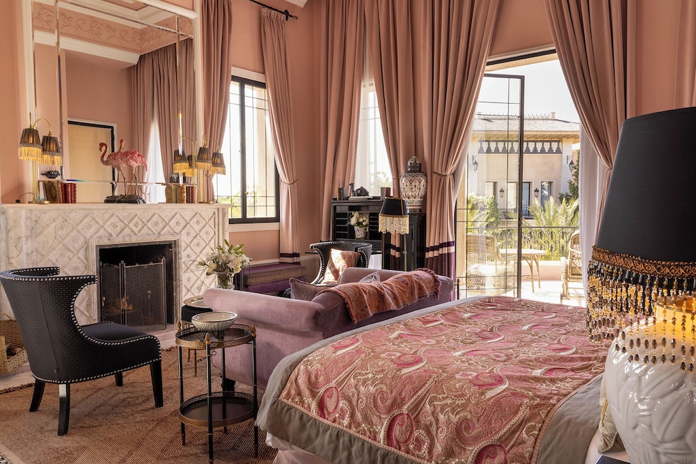 Senior Suite - Photo 9