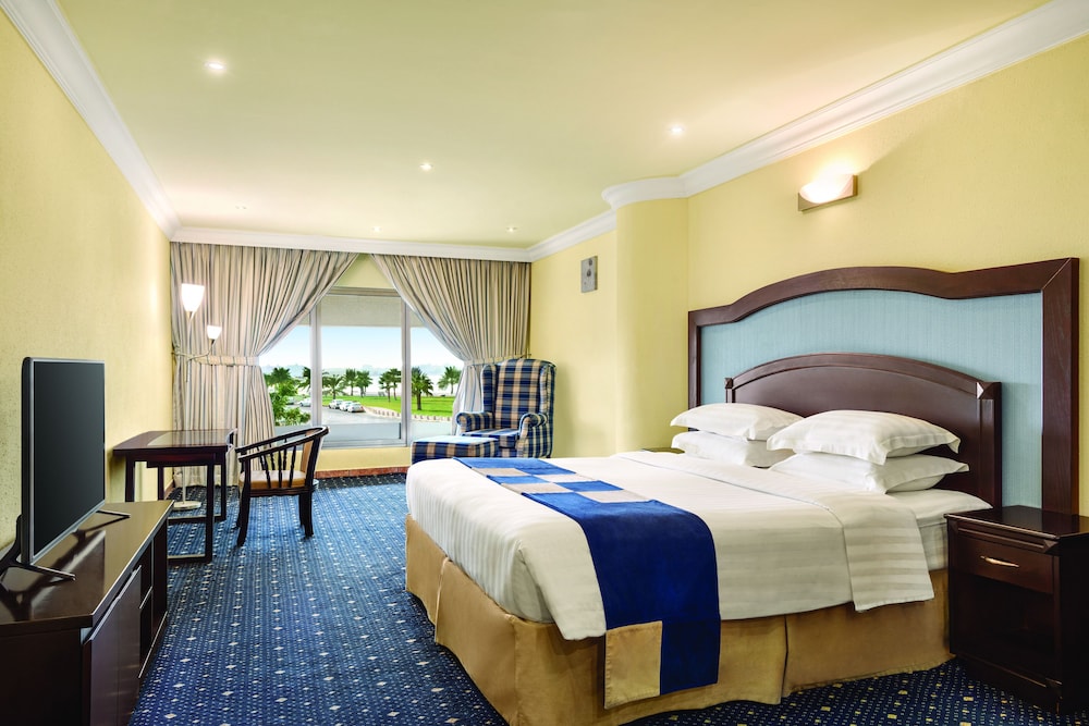 Room, 1 King Bed, Non Smoking, Sea View photo 3
