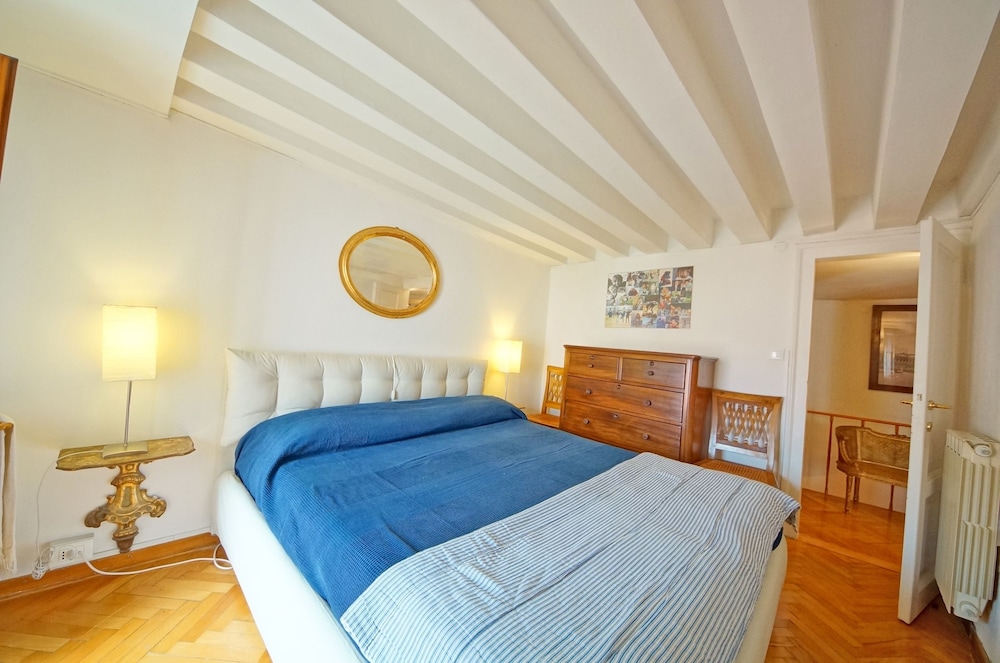 Apartment, 1 Bedroom, Canal View photo 1