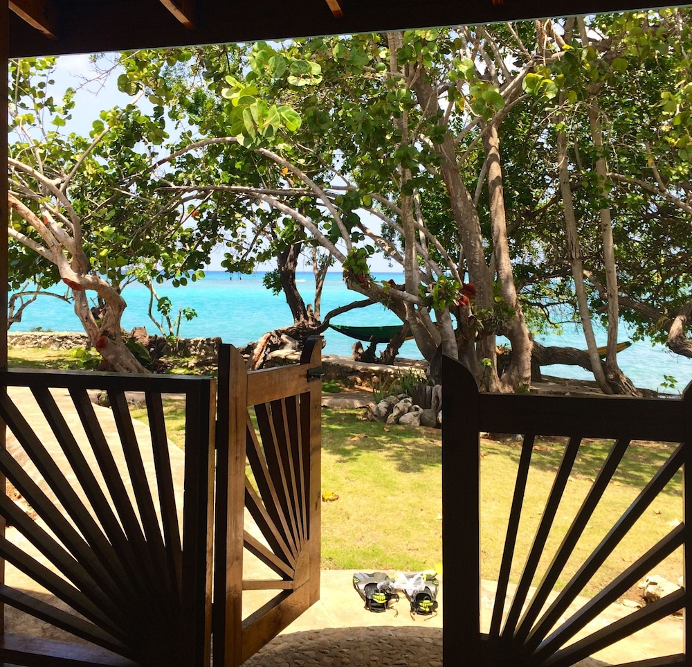 Villa, 2 Bedrooms, Ocean View, Oceanfront (The Legend) photo 3