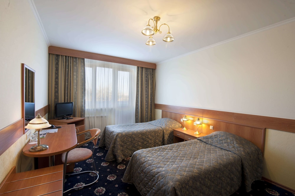 Basic Twin Room, Shared Bathroom