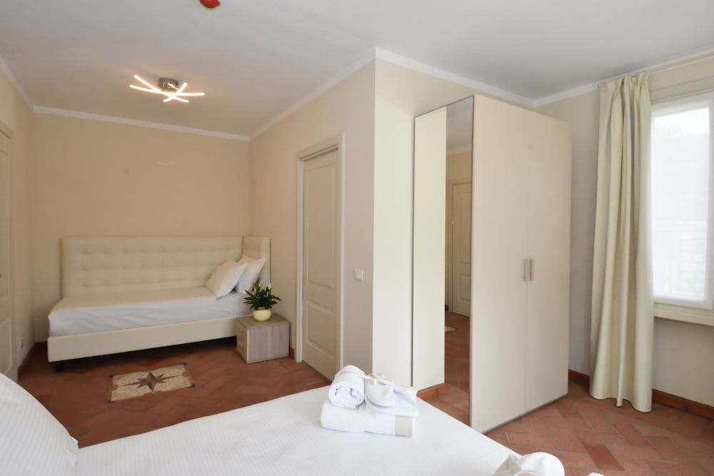 Panoramic Double or Twin Room, Multiple Beds, Hill View (Classic vista giardino - Tulipano)