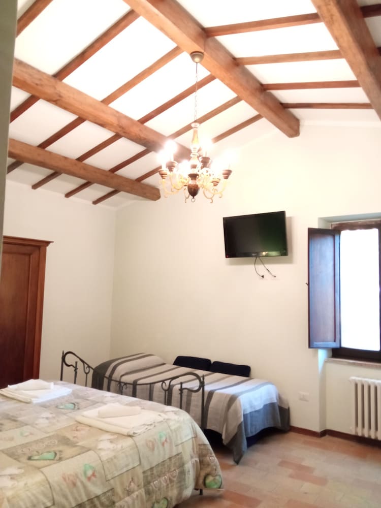 Comfort Double Room, 1 Queen Bed, Ensuite, Garden View photo 2
