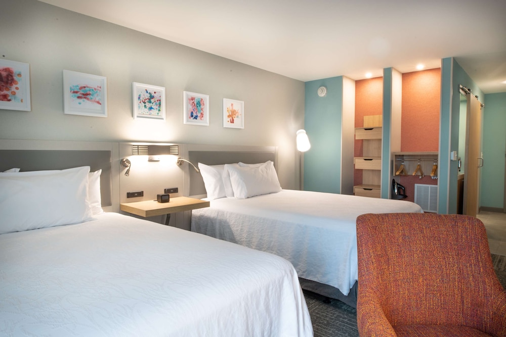 Room, 2 Queen Beds, Accessible (Roll-In Shower) - Photo 1