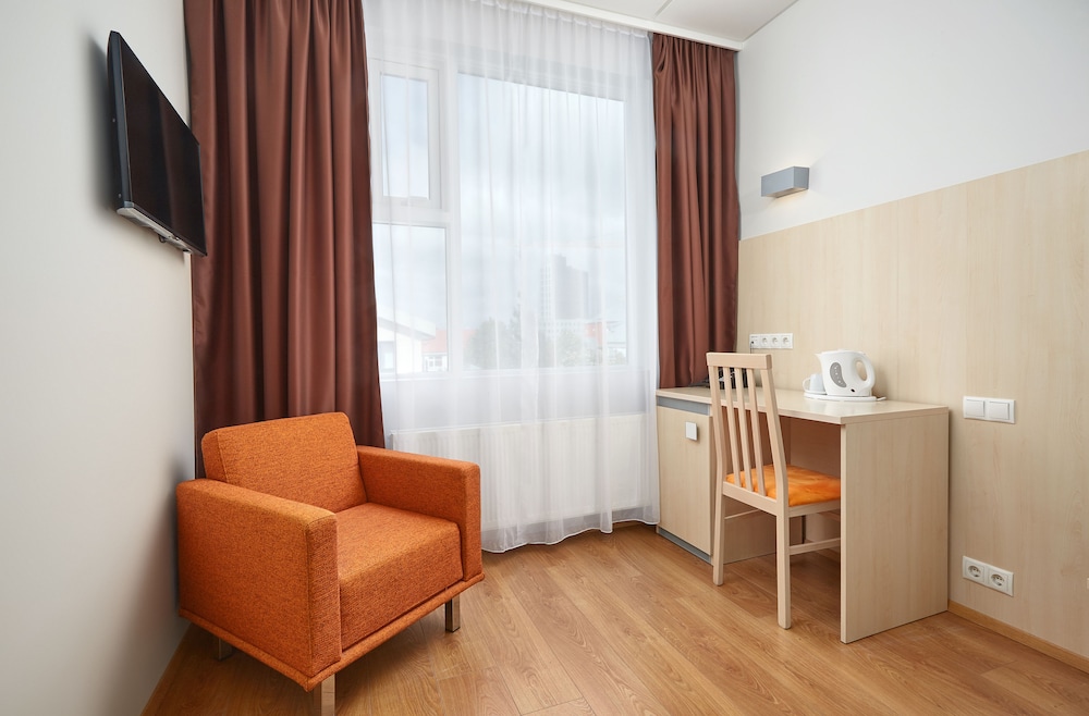 Double Room (With Extra Rollaway Bed) - Photo 3
