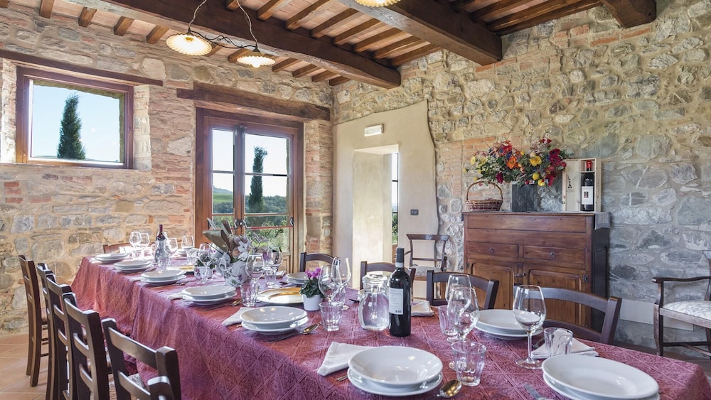 Villa photo 3