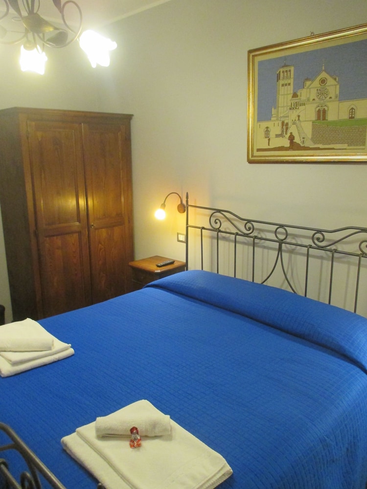Comfort Double Room, 1 Queen Bed, Ensuite, Garden View photo 1