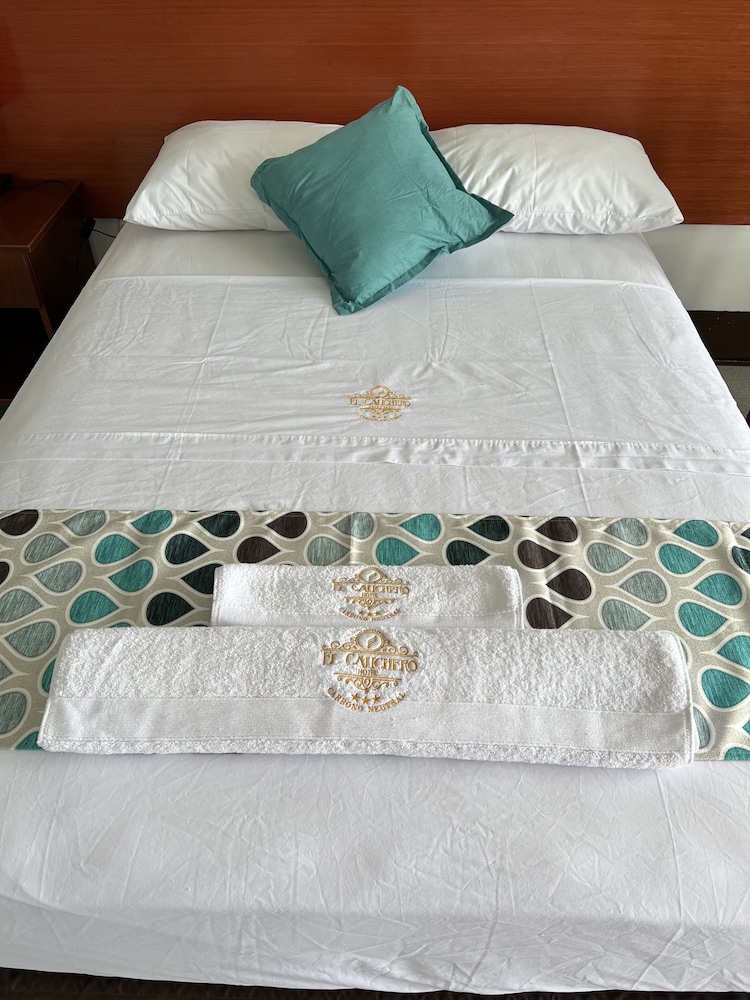 Standard Room, 1 Queen Bed