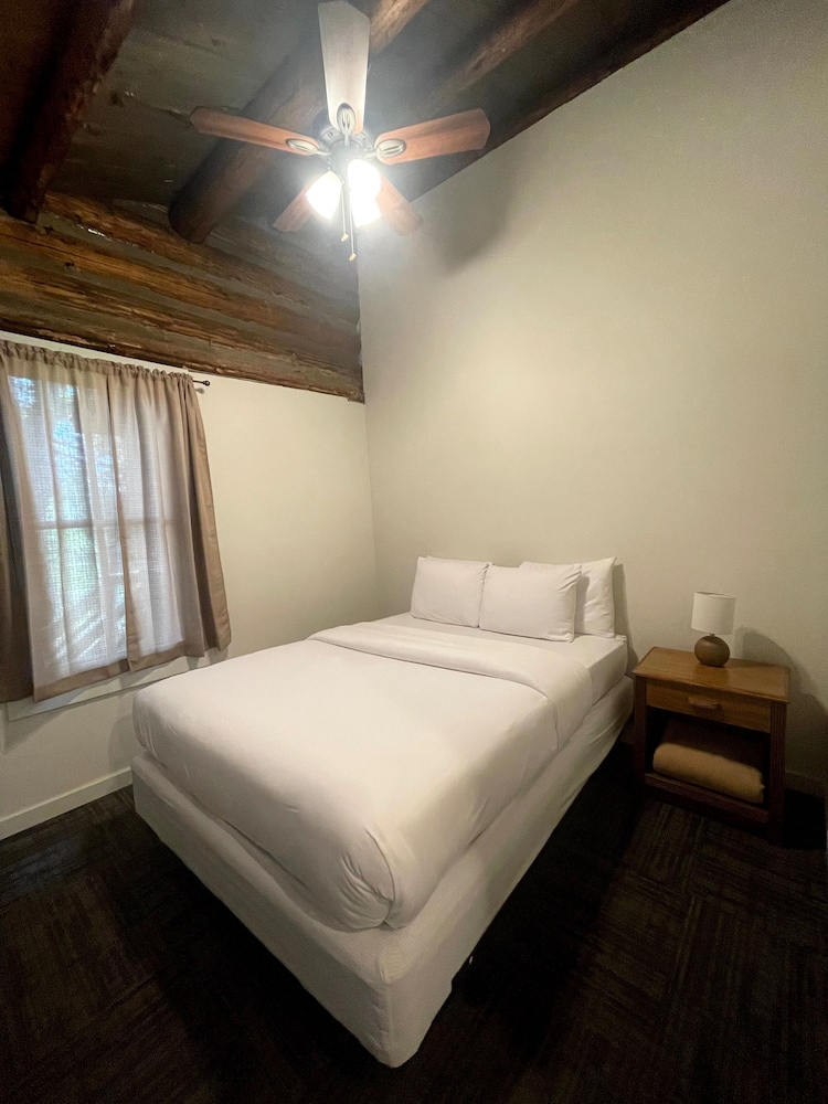 Deluxe Cabin