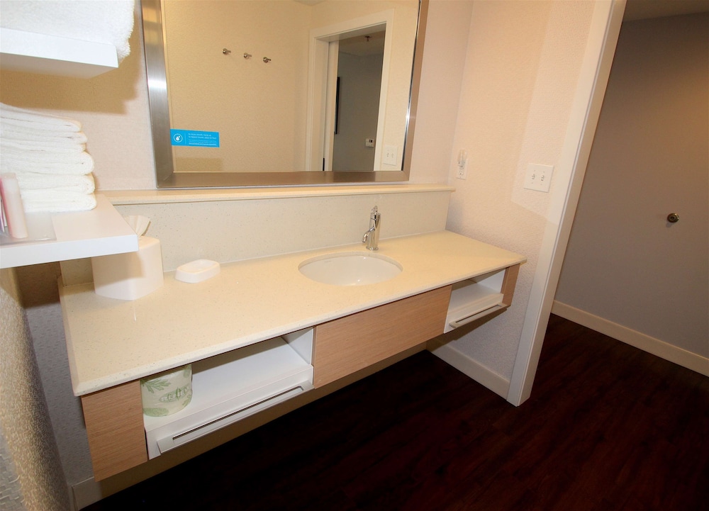 Hampton Inn- Suffolk, 사진 4