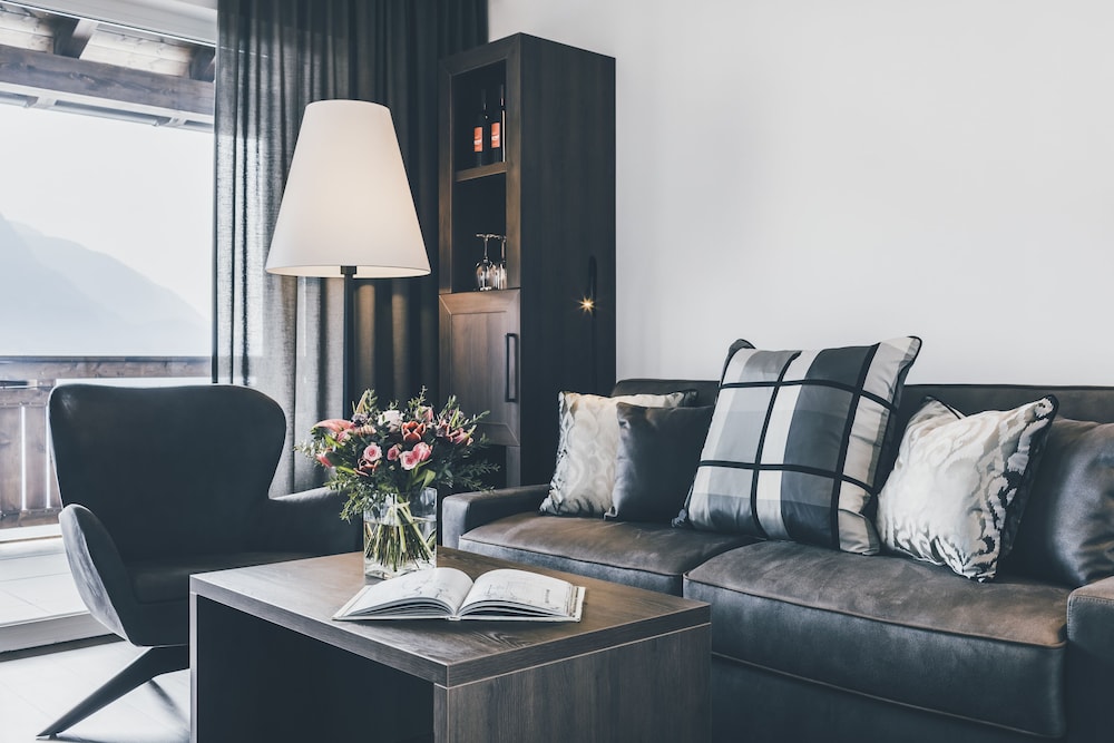 Luxury Suite photo 3