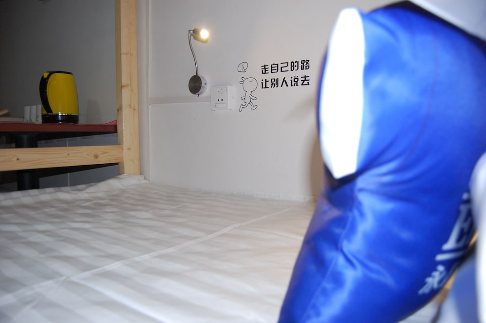 Bed in 6-bed Female Dormitory Room photo 2