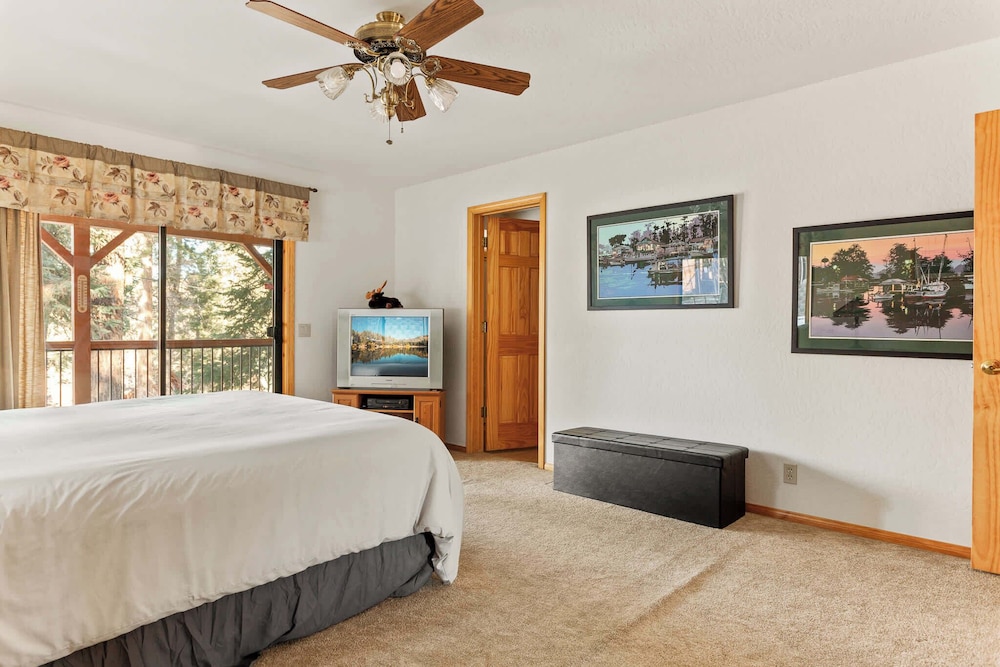 House, Multiple Beds, Patio, Mountain View (Hunter's Retreat) photo 2