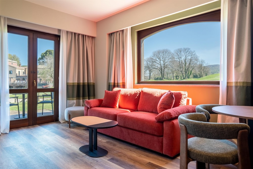 Suite, 2 Bedrooms thumbnail 6
