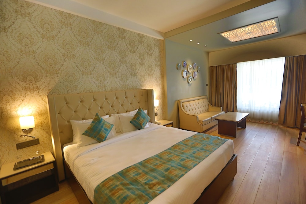 Executive Room - Photo 6