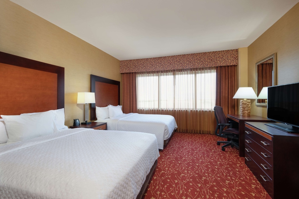 Suite, 2 Queen Beds, Accessible, Bathtub - Photo 3