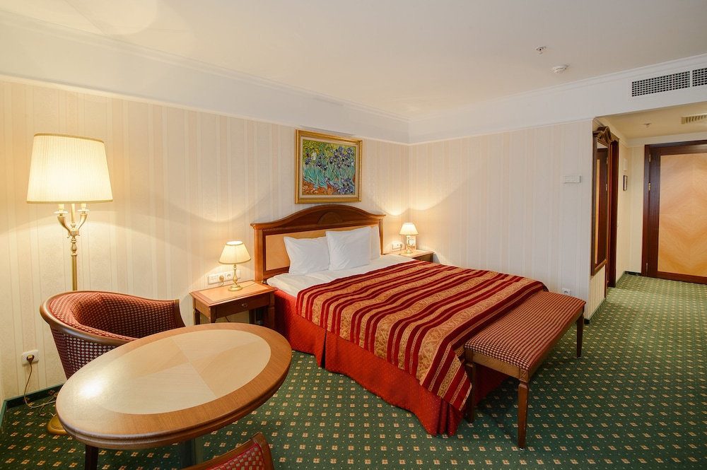 Business Room photo 3