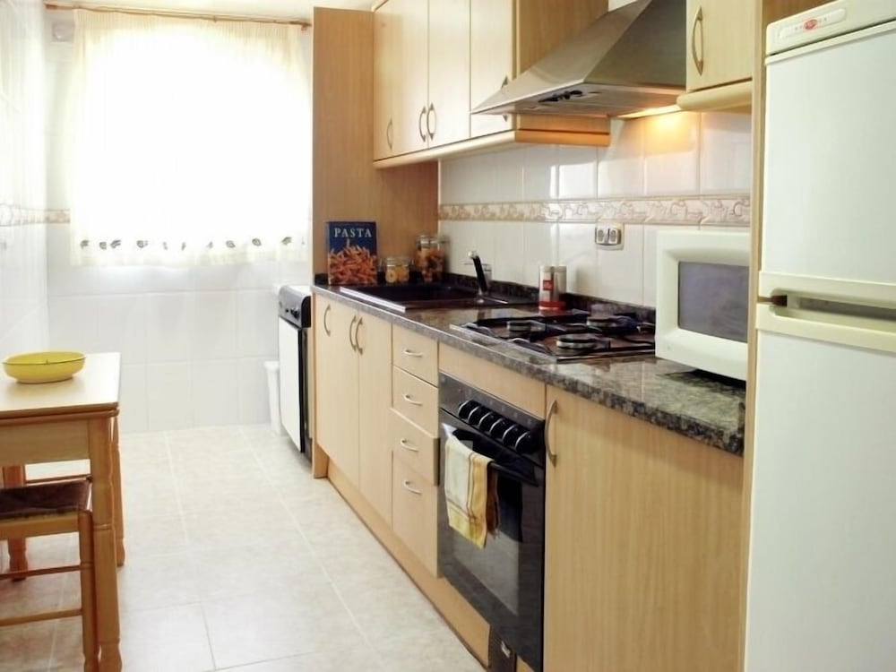 Apartment, 3 Bedrooms, 2 Bathrooms photo 2