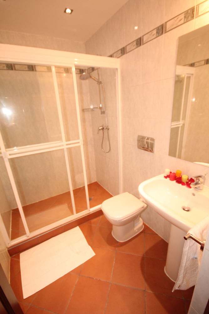 Basic Apartment, 1 Bedroom, Kitchenette, City View photo 3
