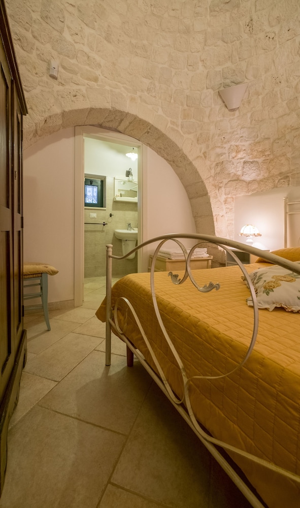 Traditional House (Trullo La Corte) photo 1