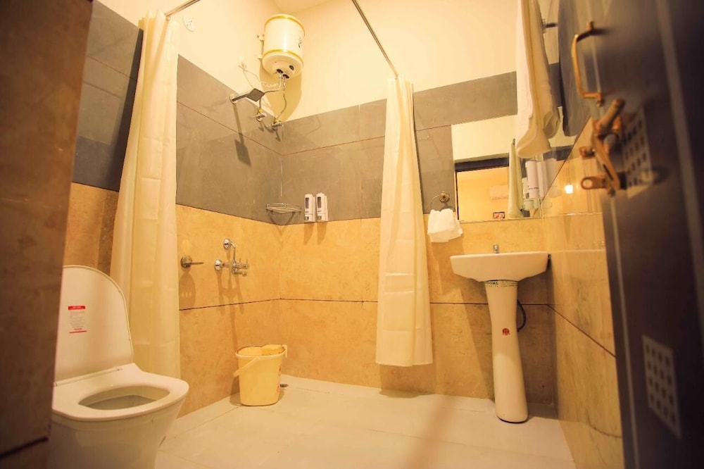 Deluxe Double Room photo 2
