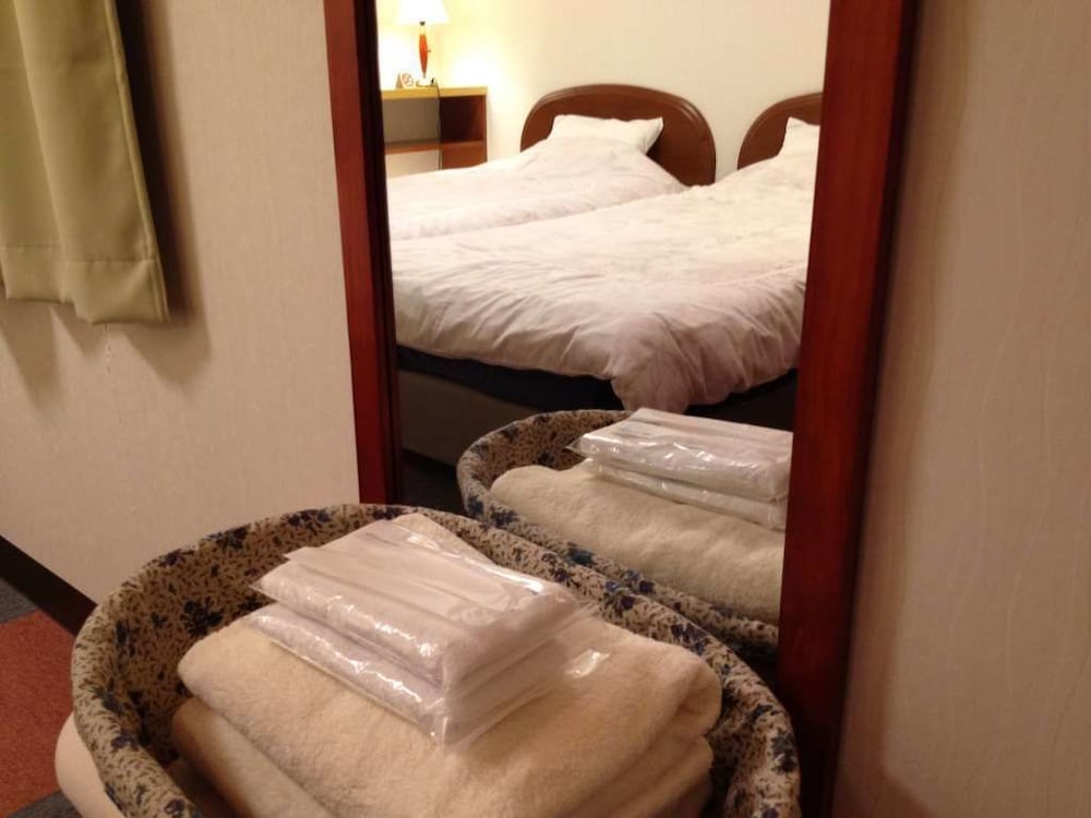 Twin Room, 2 Twin Beds, Non Smoking - Photo 8