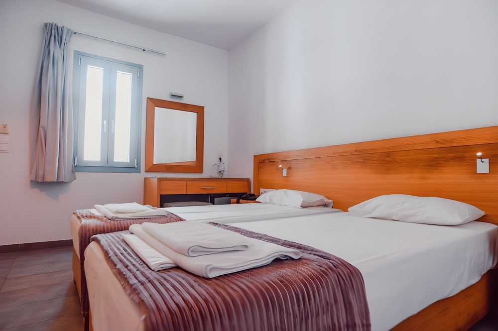 Standard Double or Twin Room - Photo 2