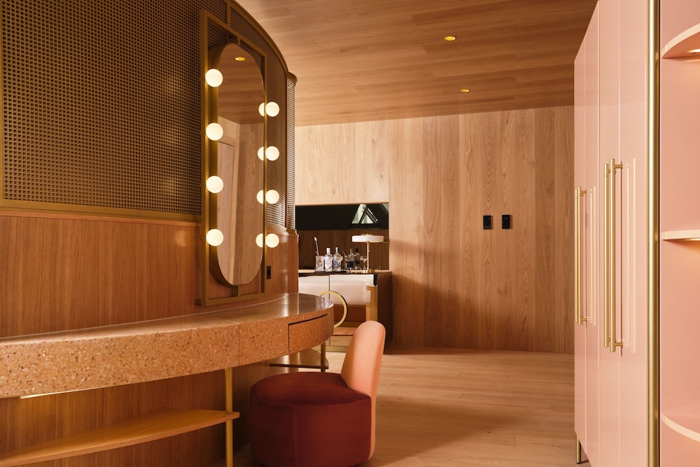 Superior Suite, 1 King Bed