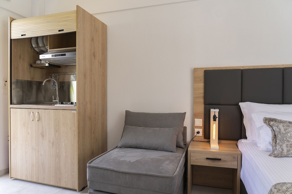 Deluxe Triple Room - Photo 3