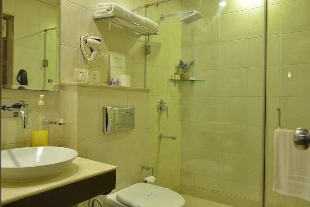 Deluxe Suite - Photo 2