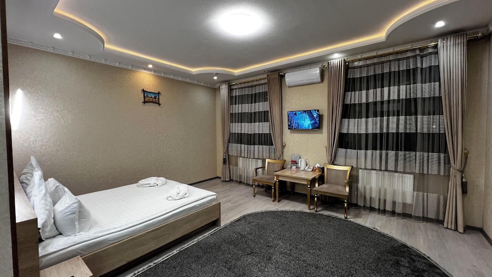 Suite, Garden View