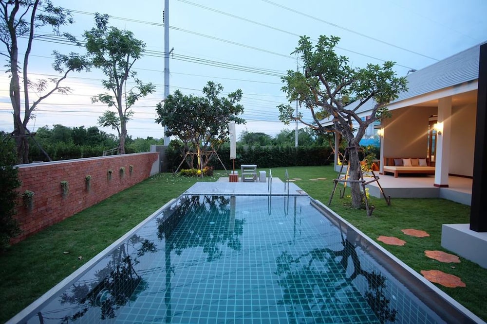 4-Bedrooom Pool Villa photo 3