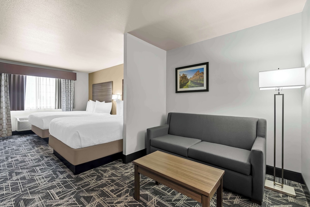 Suite, 2 Queen Beds, Non Smoking (Larger Room) - Photo 2
